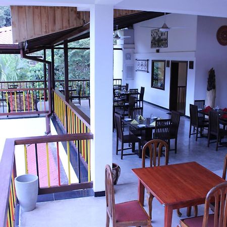 Kandyan Hotel Екстериор снимка