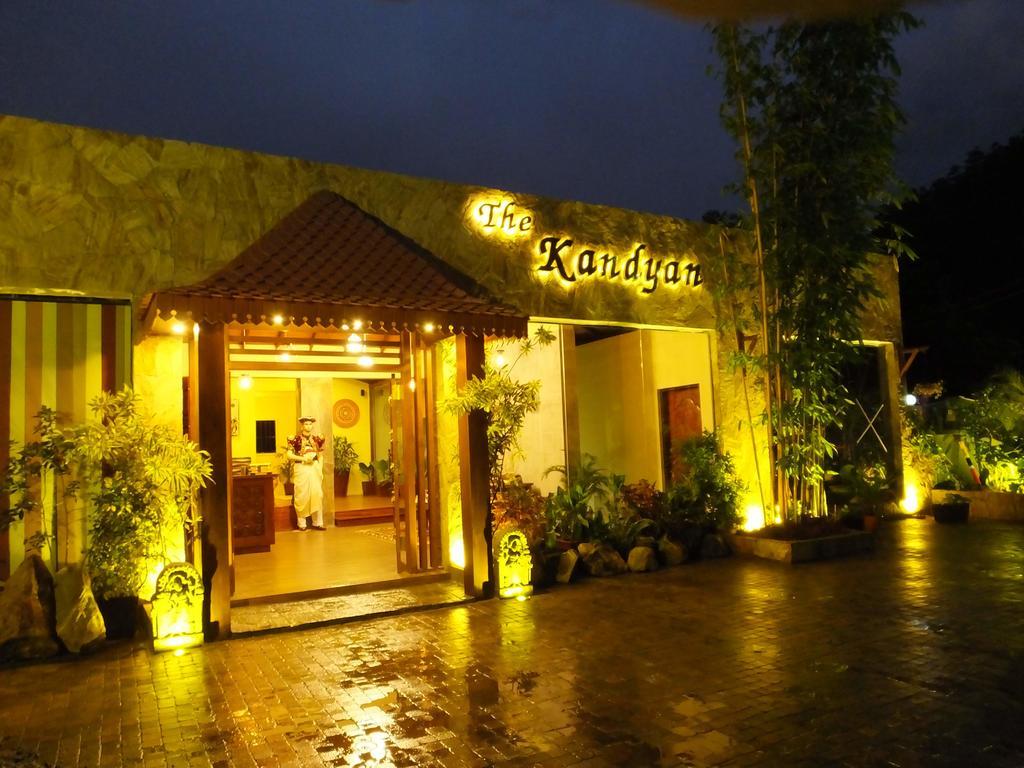 Kandyan Hotel Екстериор снимка