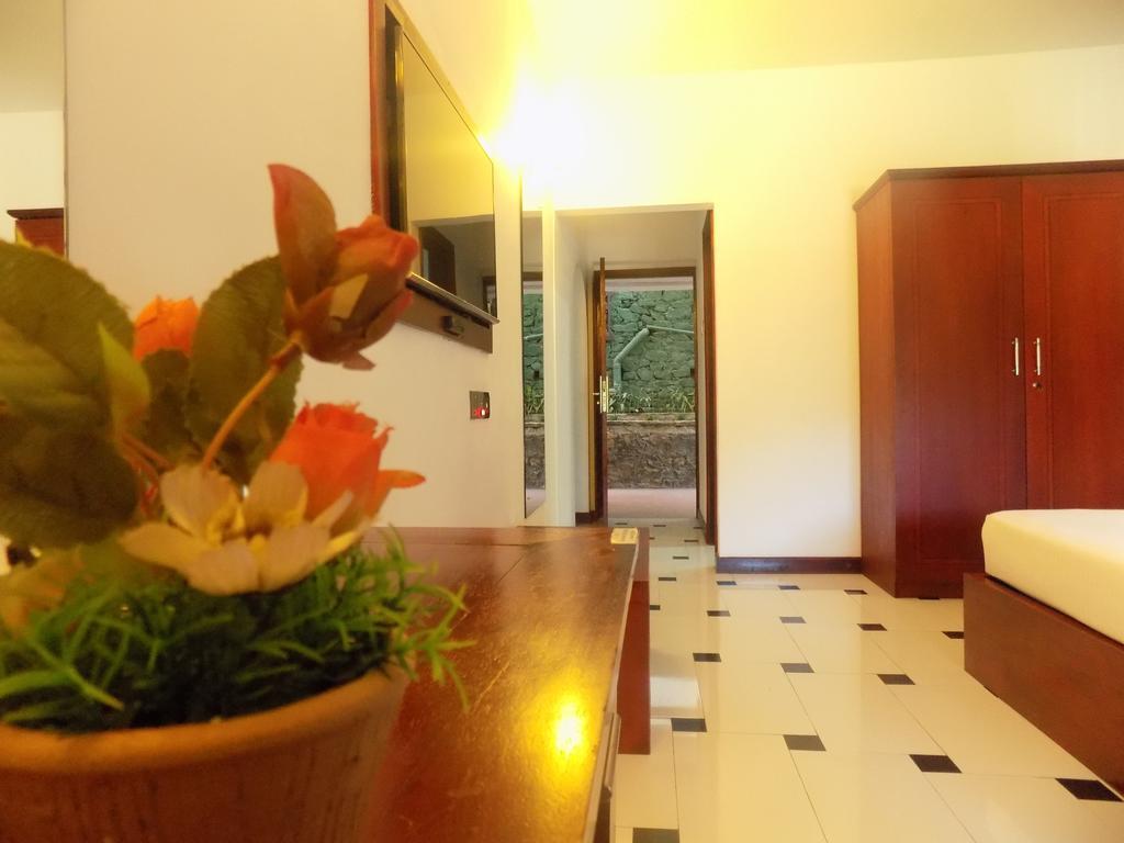 Kandyan Hotel Екстериор снимка