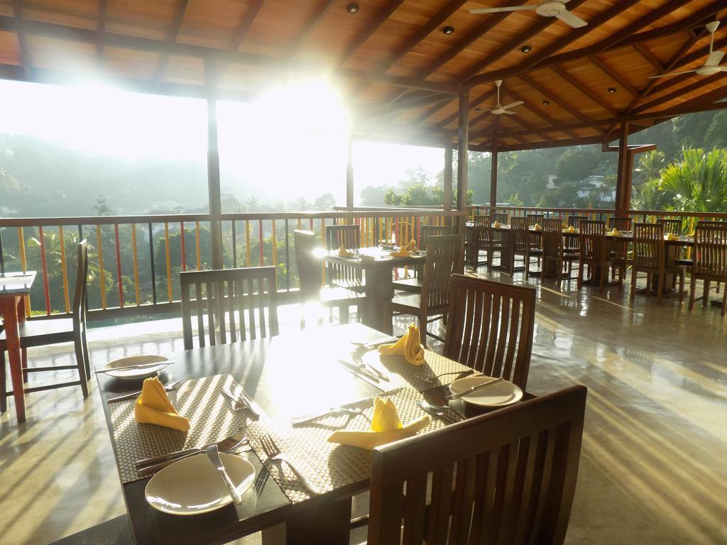 Kandyan Hotel Екстериор снимка