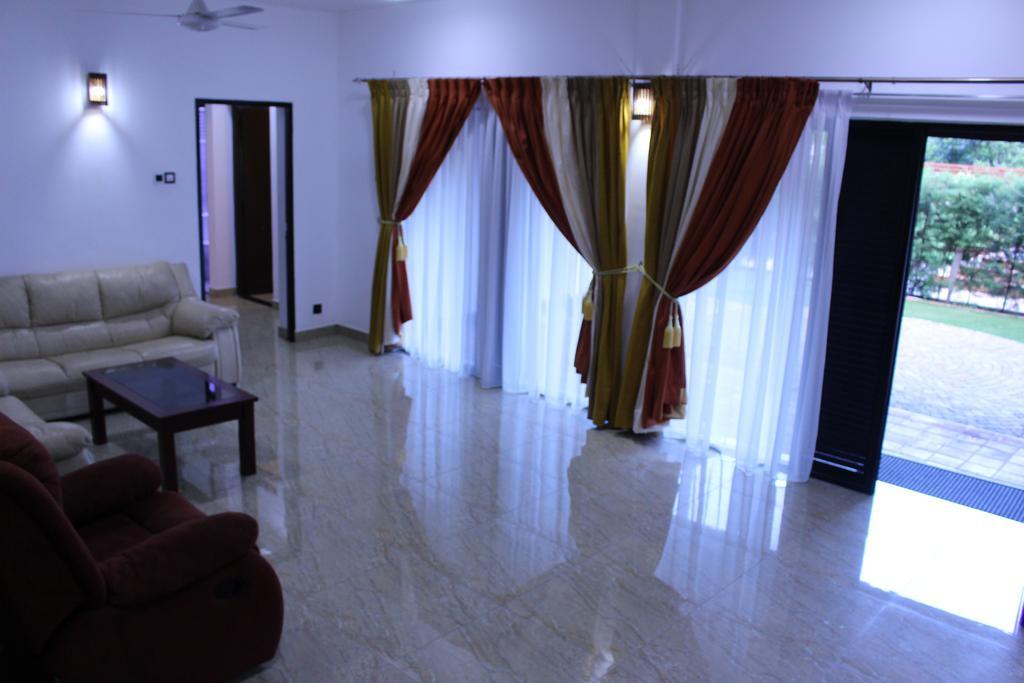 Kandyan Hotel Екстериор снимка