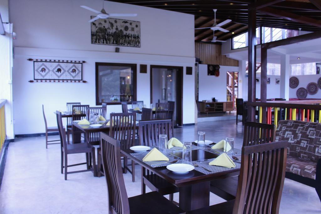 Kandyan Hotel Екстериор снимка