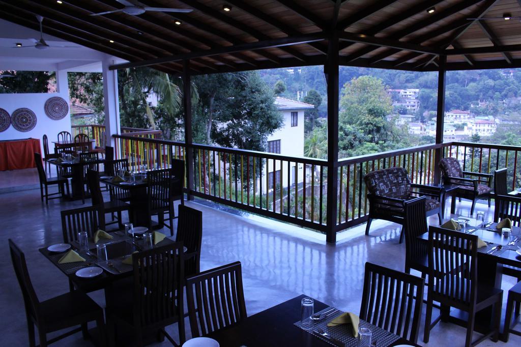 Kandyan Hotel Екстериор снимка