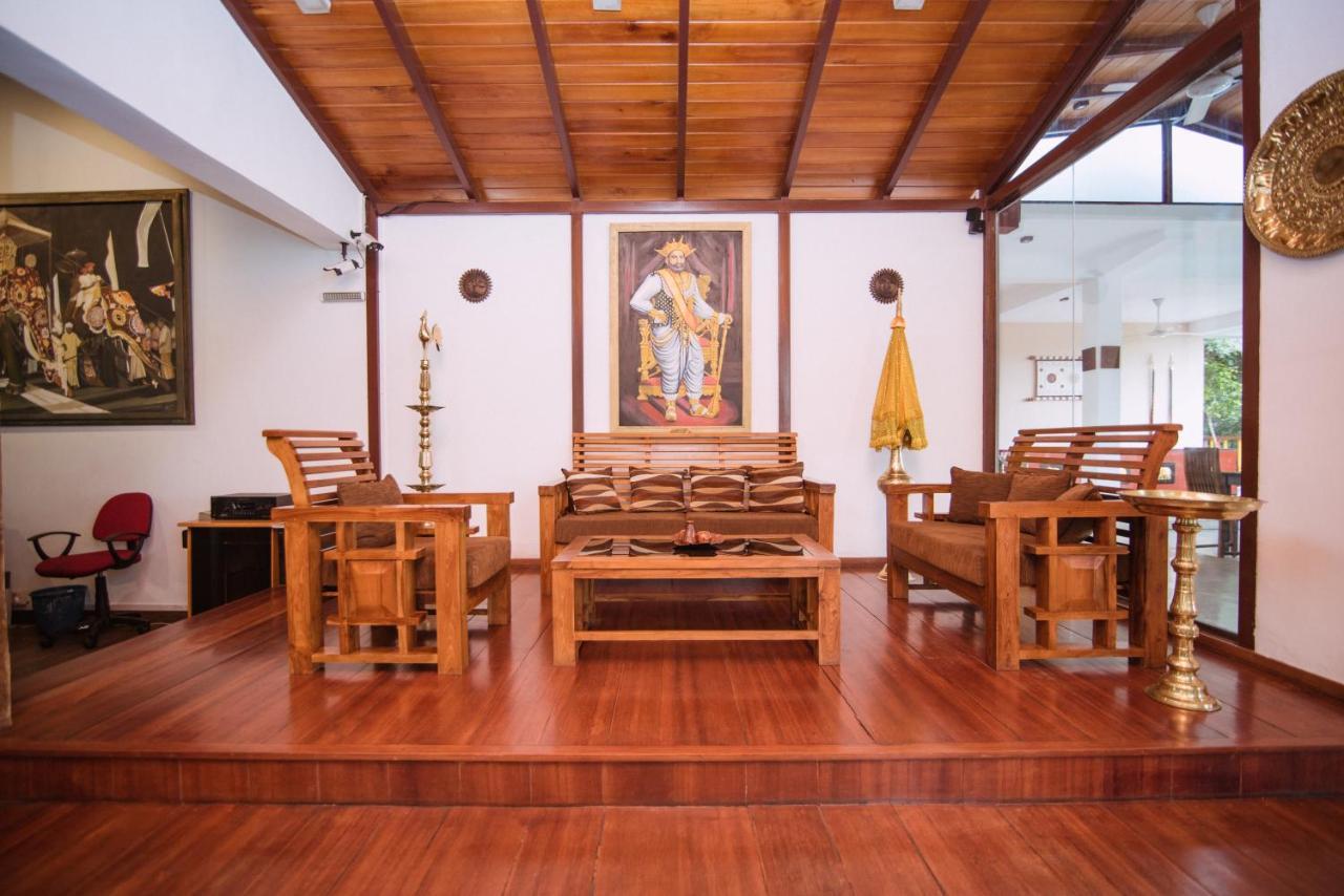 Kandyan Hotel Екстериор снимка