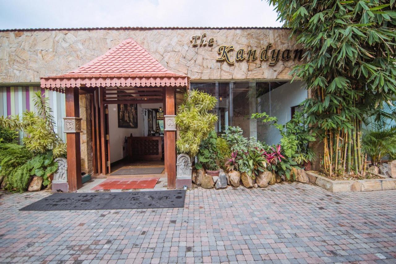 Kandyan Hotel Екстериор снимка
