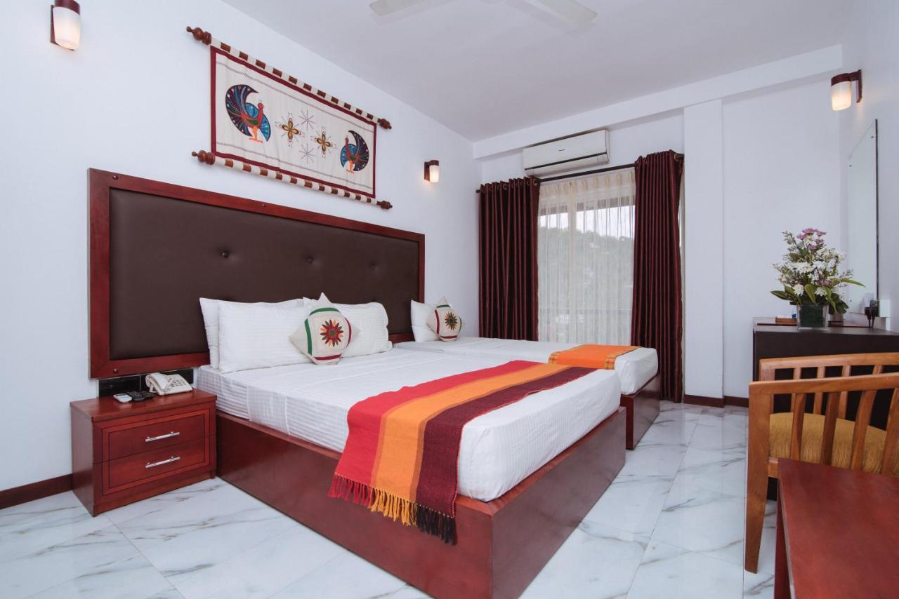 Kandyan Hotel Екстериор снимка