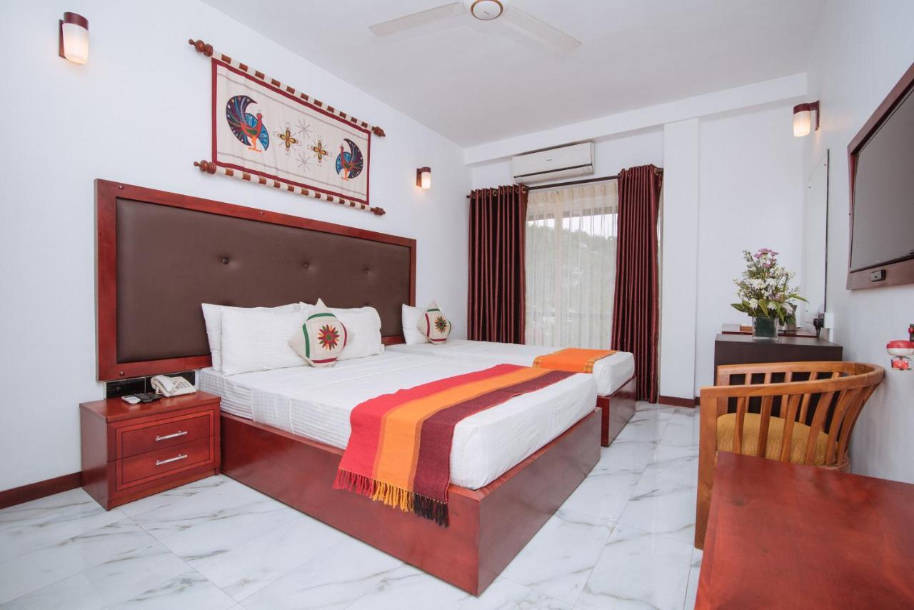 Kandyan Hotel Екстериор снимка
