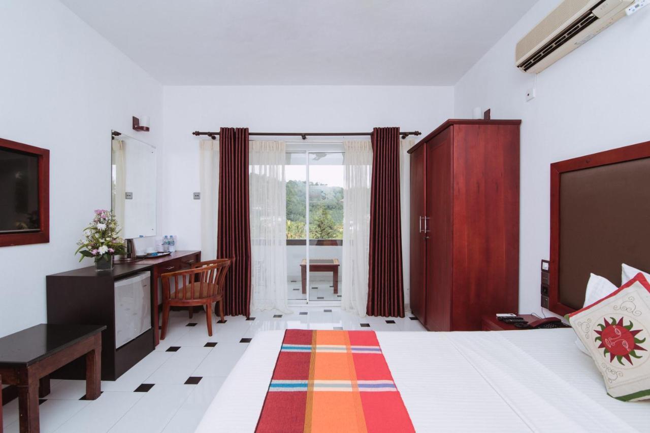Kandyan Hotel Екстериор снимка